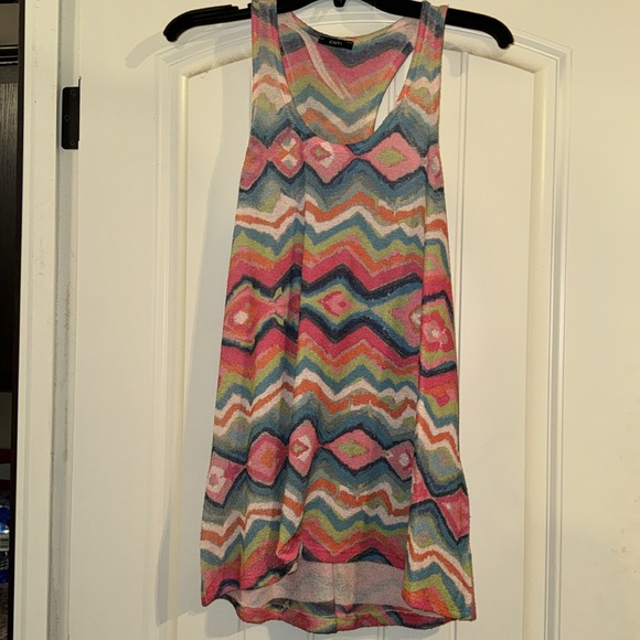 ENTI  Multicolored Razorback Top - Picture 3 of 4